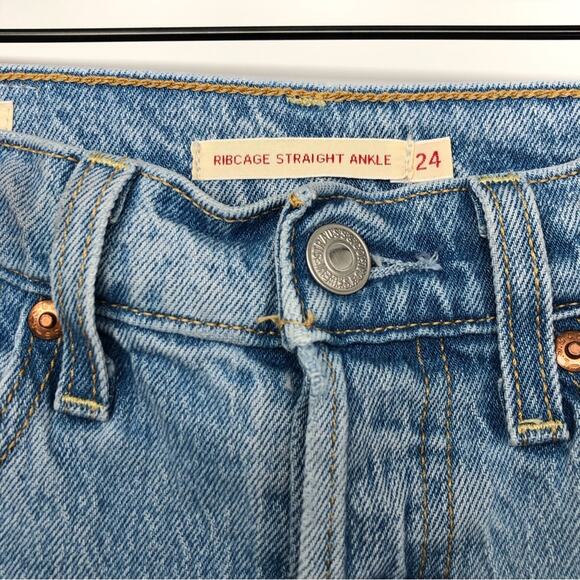 LEVI'S Ribcage Straight Ankle Denim Cutoff Shorts Light Wash 24 - Picture 5 of 9